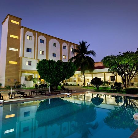 Dunia Hotel Bamako Centre Buitenkant foto