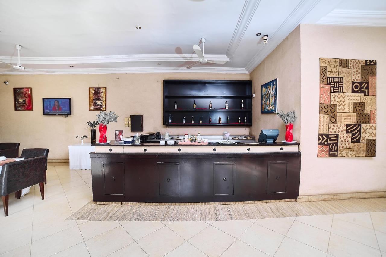 Dunia Hotel Bamako Centre Buitenkant foto