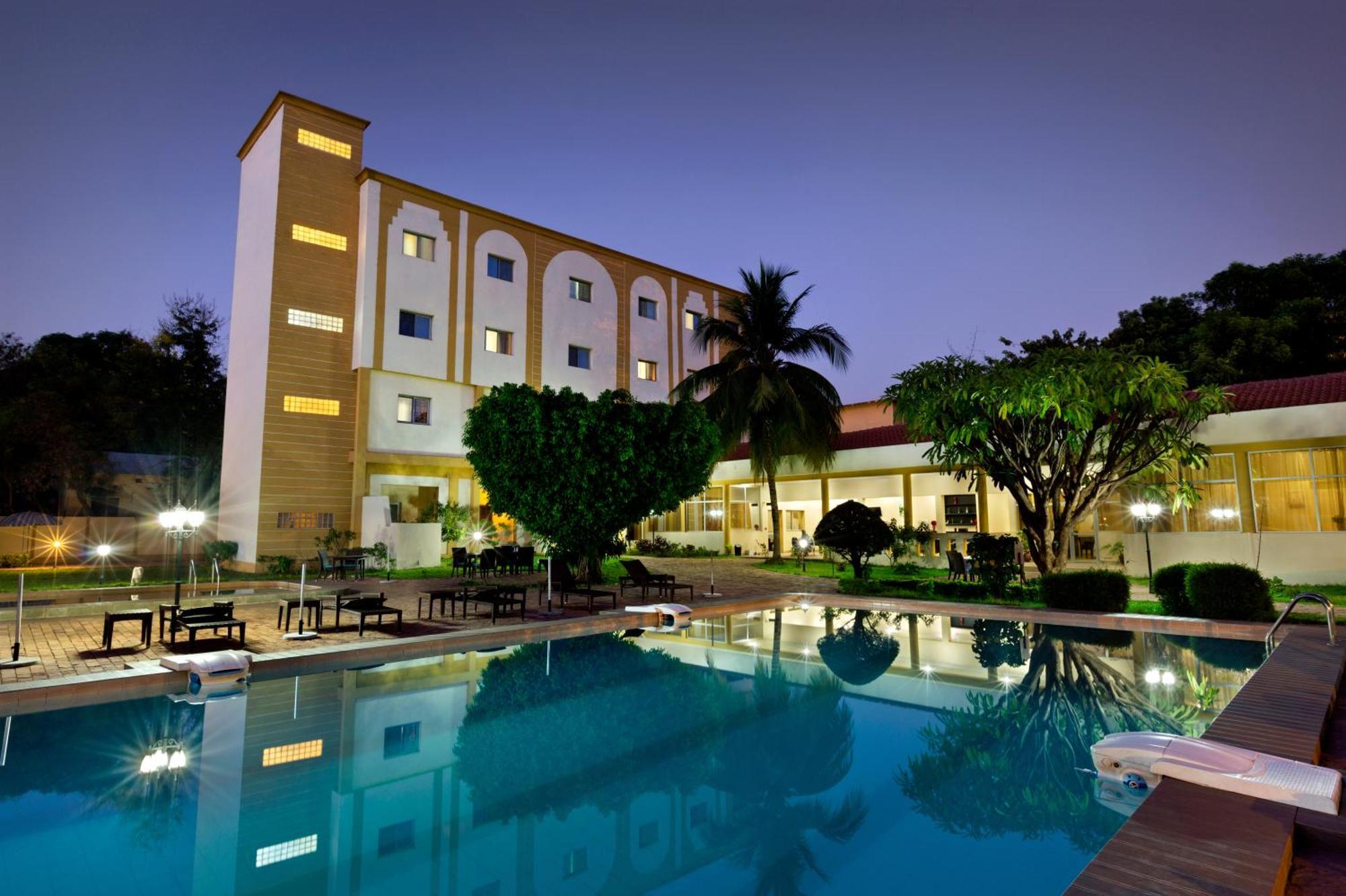 Dunia Hotel Bamako Centre Buitenkant foto